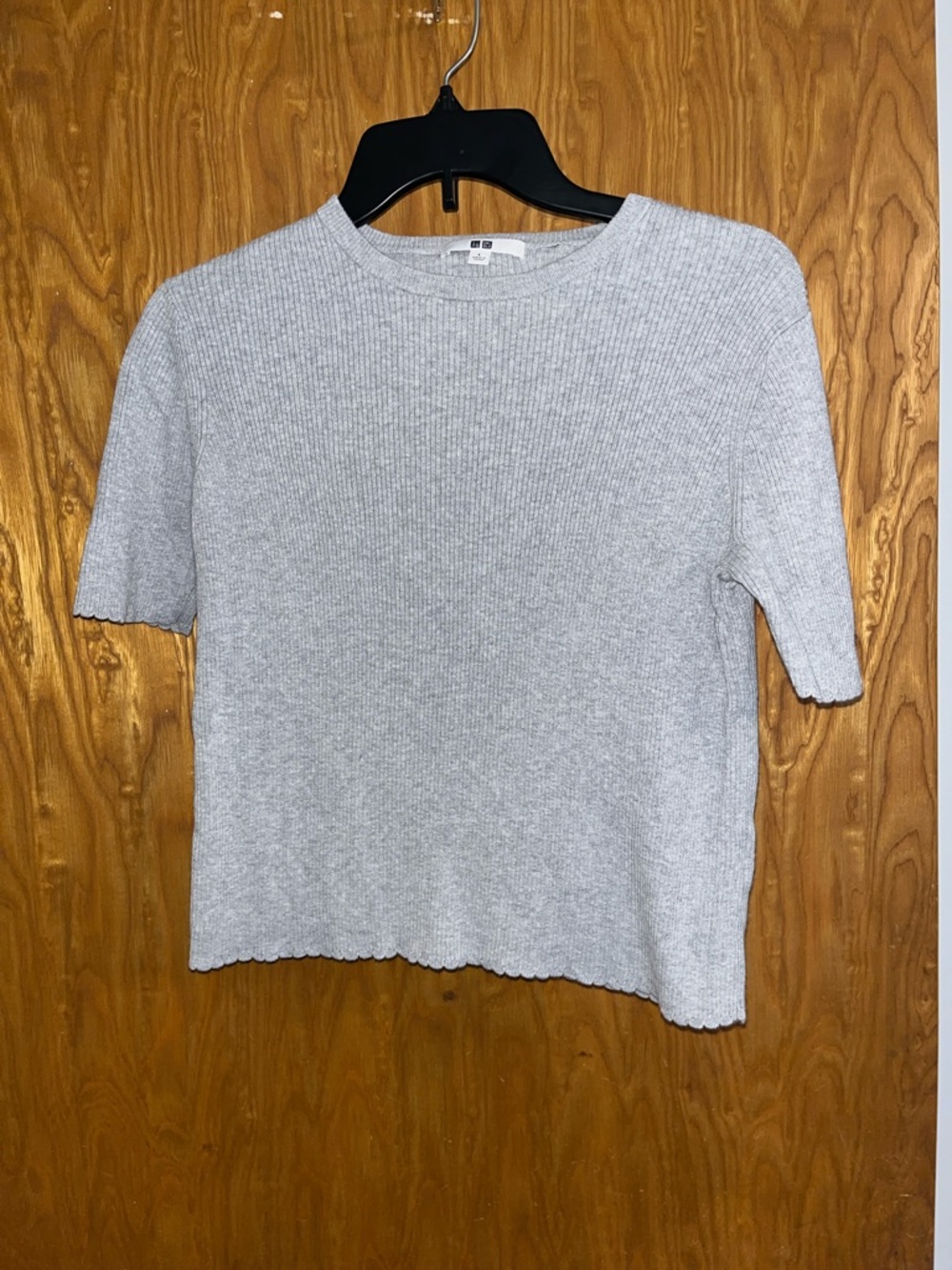 UNIQLO Light Gray Ribbed Short Sleeve Knit Top